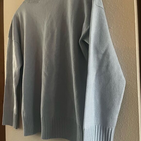 NEW Juniors SZ Meduim Azure Light Blue Sweater - Picture 16 of 16